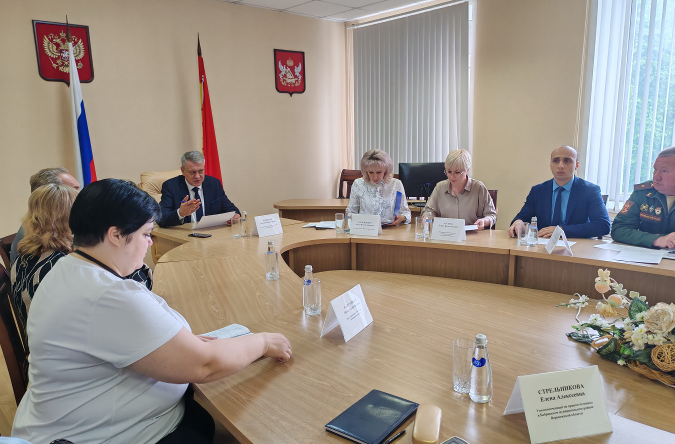 Уполномоченный провел прием граждан в Боброве