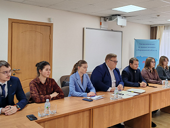 С участием членов Молодежного совета при Уполномоченном состоялся  круглый стол  «Диалог поколений: опыт, права и взаимная поддержка»